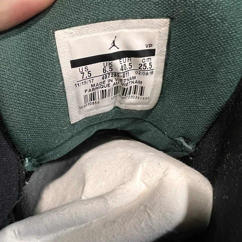 jordan pro strong‎ green size 7.5 Men 9 womens EUC jordan sneaker